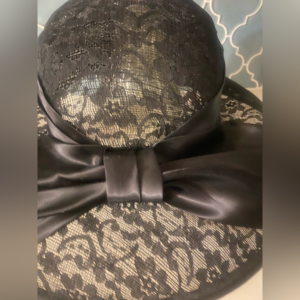 Lace HAT- Italian made - Picture 2 of 12